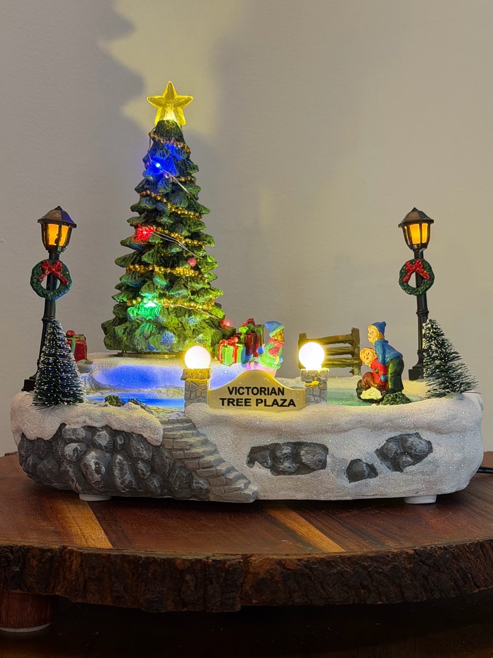 St Nicholas Square Victorian Tree Plaza Music Motion Lighted 2022